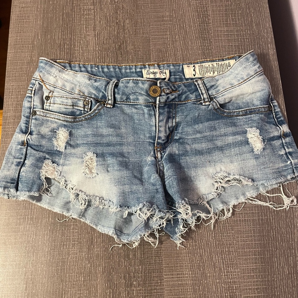Indigo Rein Denim Short destroyed 3
